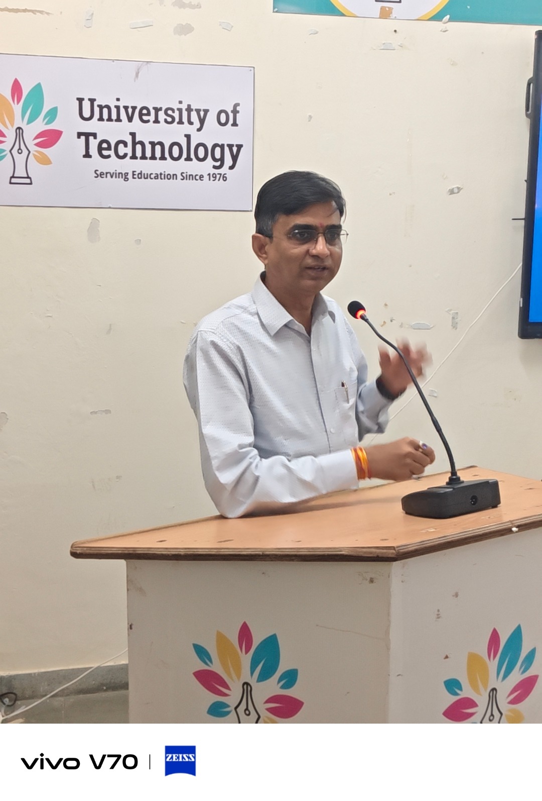 फार्मेसी में कृत्रिम बुद्धिमत्ता (AI) का महत्त्व विषय पर एक दिवसीय संगोष्ठी का आयोजन किया