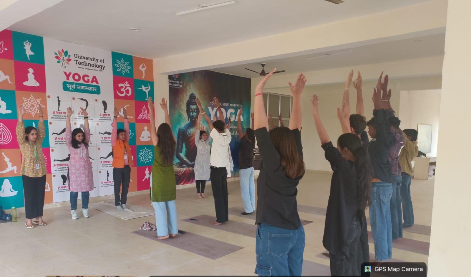 विश्व स्वास्थ्य दिवस पर यूनिवर्सिटी ऑफ टेक्नोलॉजी में योग एवं खेल गतिविधियों का आयोजन