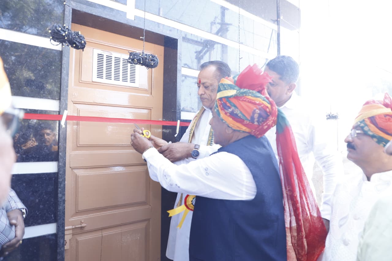 राजकीय प्रथम श्रेणी पशु चिकित्सालय भवन का पशुपालन मंत्री ने किया लोकार्पण