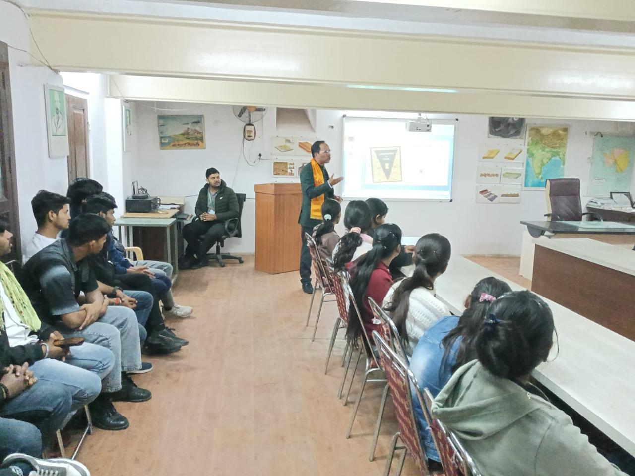 भारतीय संविधान के कला पक्ष पर एक बेहतरीन कार्यक्रम