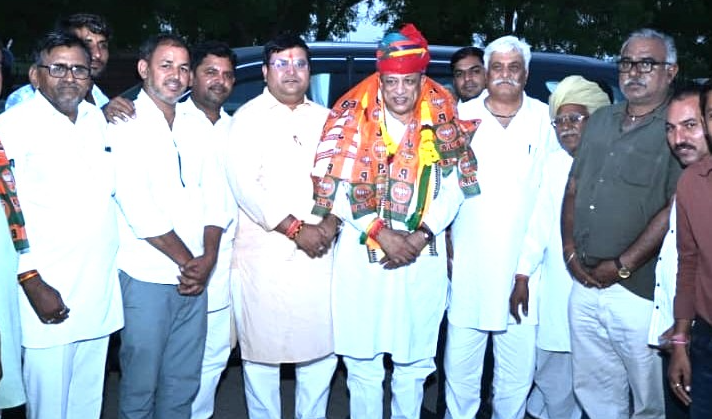 ग्राम रथ अभियान से ग्रामीणों को मिली योजनाओं की जानकारी