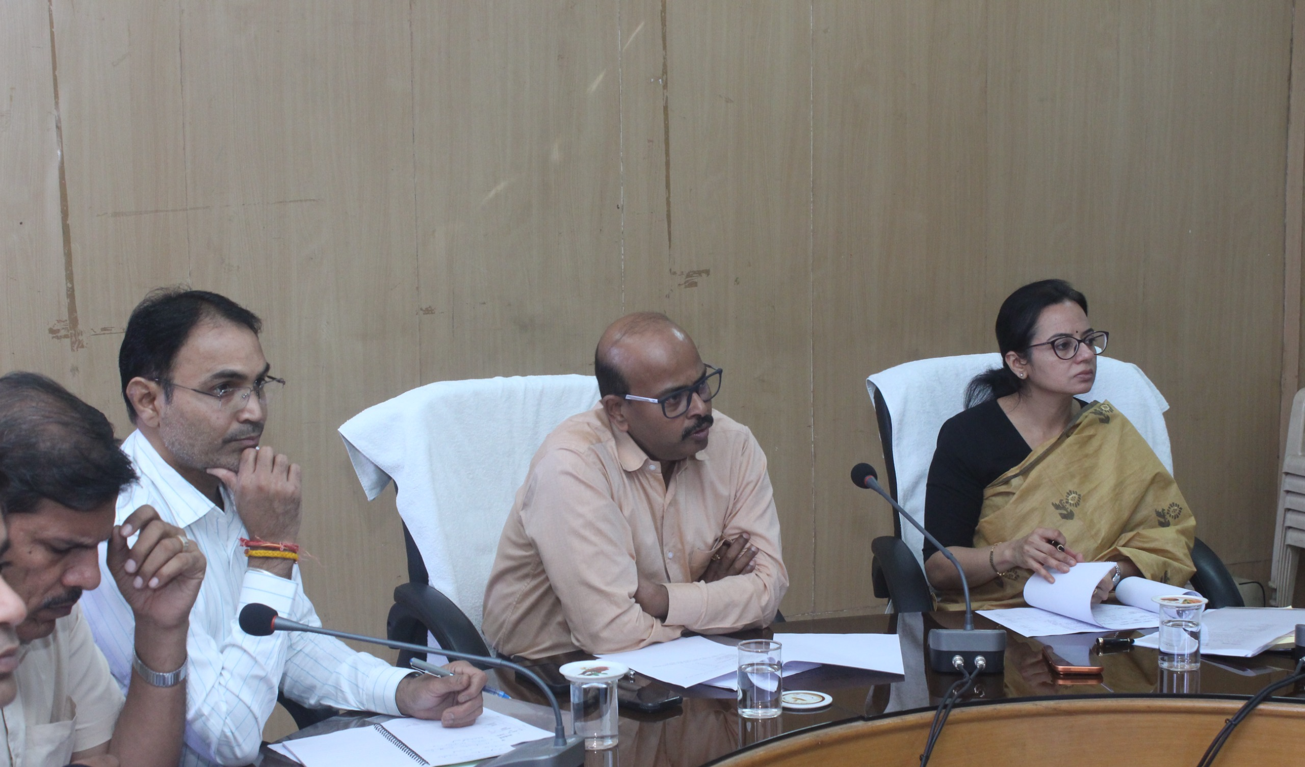 राष्ट्रगान से बैठक का समापन कर की नई पहल की शुरूआत