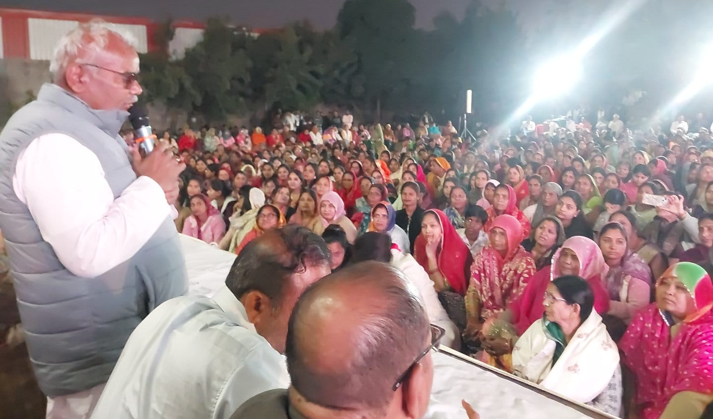 तैयार होने लगा कथा पंडाल, मंत्री मदन दिलावर रोज कर रहे निरीक्षण