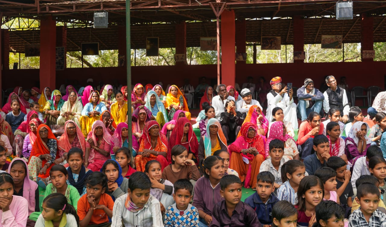 12 वें लोक उत्सव का शुभारंभ उत्साह और आत्मीयता के साथ हुआ