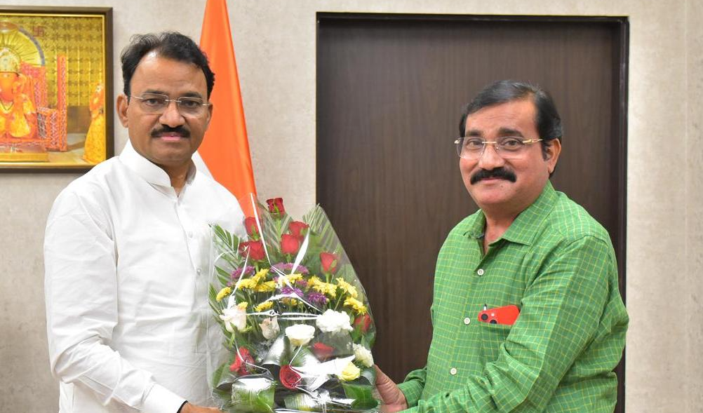 पीटीईटी प्रवेश परीक्षा की तैयारियों को लेकर कुलगुरु प्रो. बीएल वर्मा ने उप मुख्यमंत्री एवं उच्च शिक्षा मंत्री डॉ. प्रेमचंद बैरवा से की भेंट