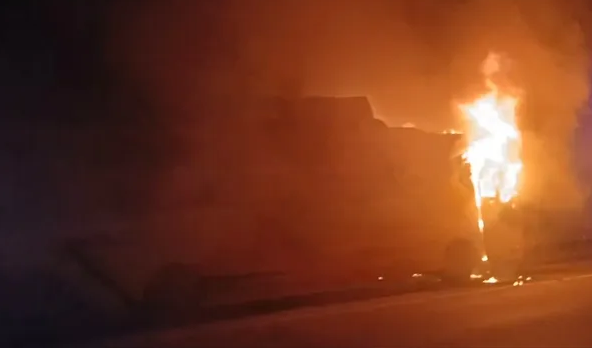 Greater Noida AC Sleeper Bus Fire Kills 9 on Yamuna Expressway, Driver and Conductor Flee