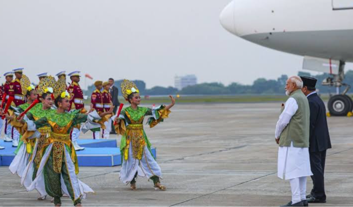 PM Modi Receives Grand Fighter Jet Escort as Indonesia Welcomes Him for Key Bilateral Visit
