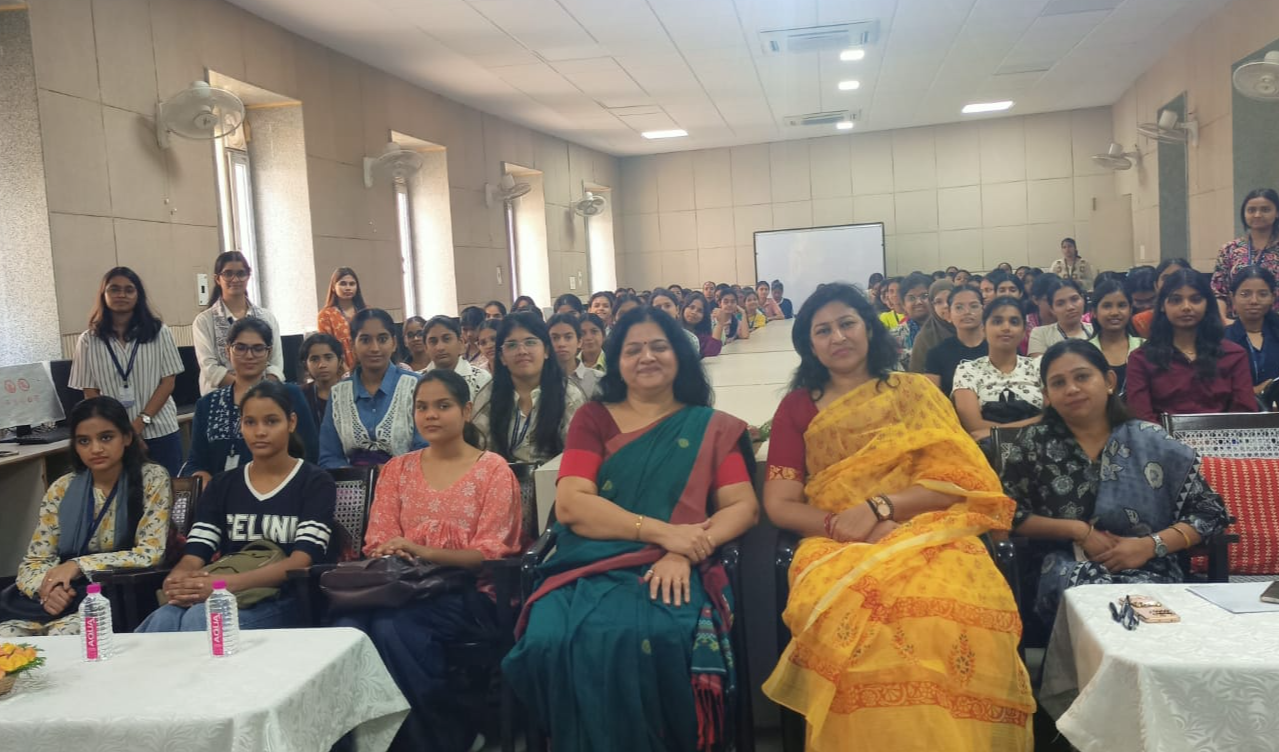 विधिक साक्षरता के माध्यम से महिला सशक्तीकरण की दिशा में सार्थक पहल