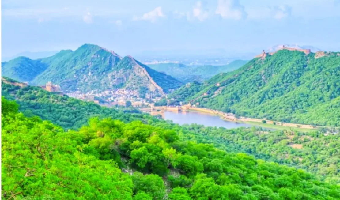 कांग्रेस ने मोदी सरकार पर अरावली नीति को लेकर सवाल उठाए