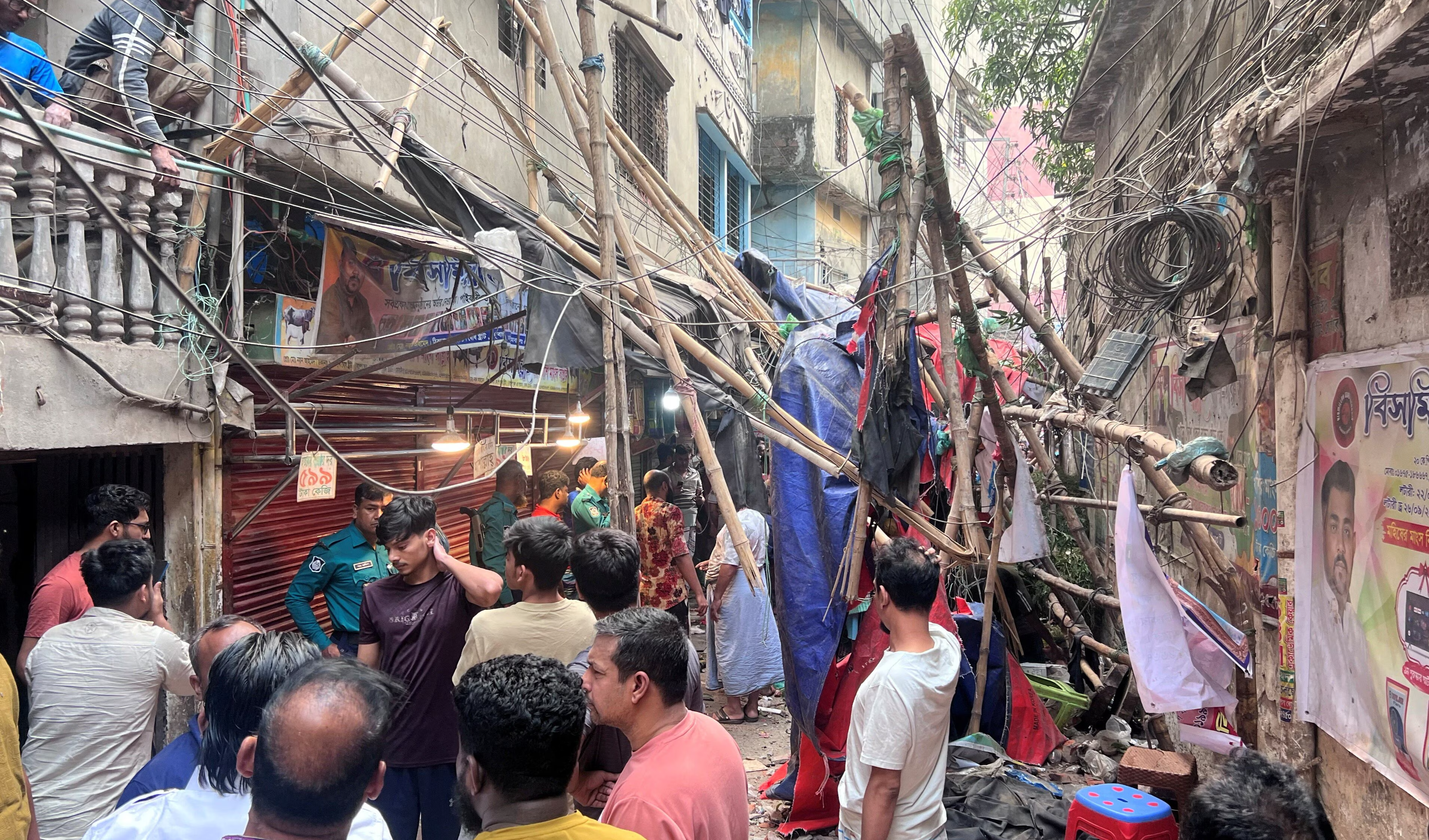 Strong Earthquake Tremors Jolt Kolkata, Prompt Evacuations Across Offices and Residential Areas