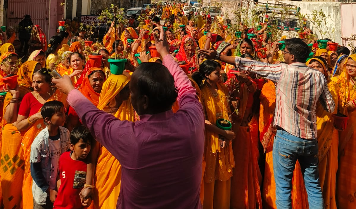 पर्यवारण सरंक्षण का संदेश तुलसी यात्रा
