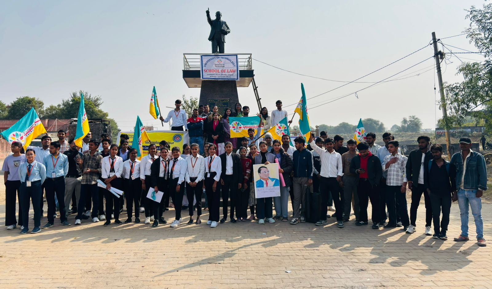 यूनिवर्सिटी ऑफ टेक्नोलॉजी में संविधान दिवस (विधि दिवस) समारोह मनाया