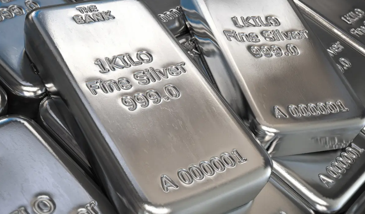 चांदी और सोने की कीमतों में रिकॉर्ड उछाल