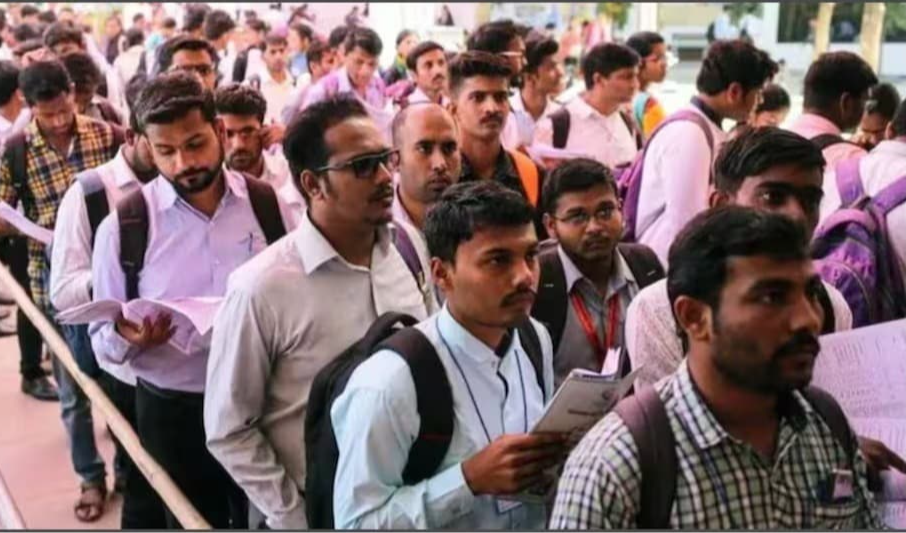 तृतीय श्रेणी शिक्षक भर्ती 2025 — 7,759 पद ऊंट के मुंह में जीरा समान, बेरोजगारों में गहरा आक्रोश