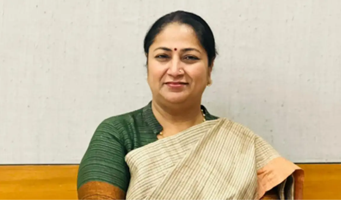 Delhi CM Rekha Gupta, Ministers Offer Prayers at Golden Temple