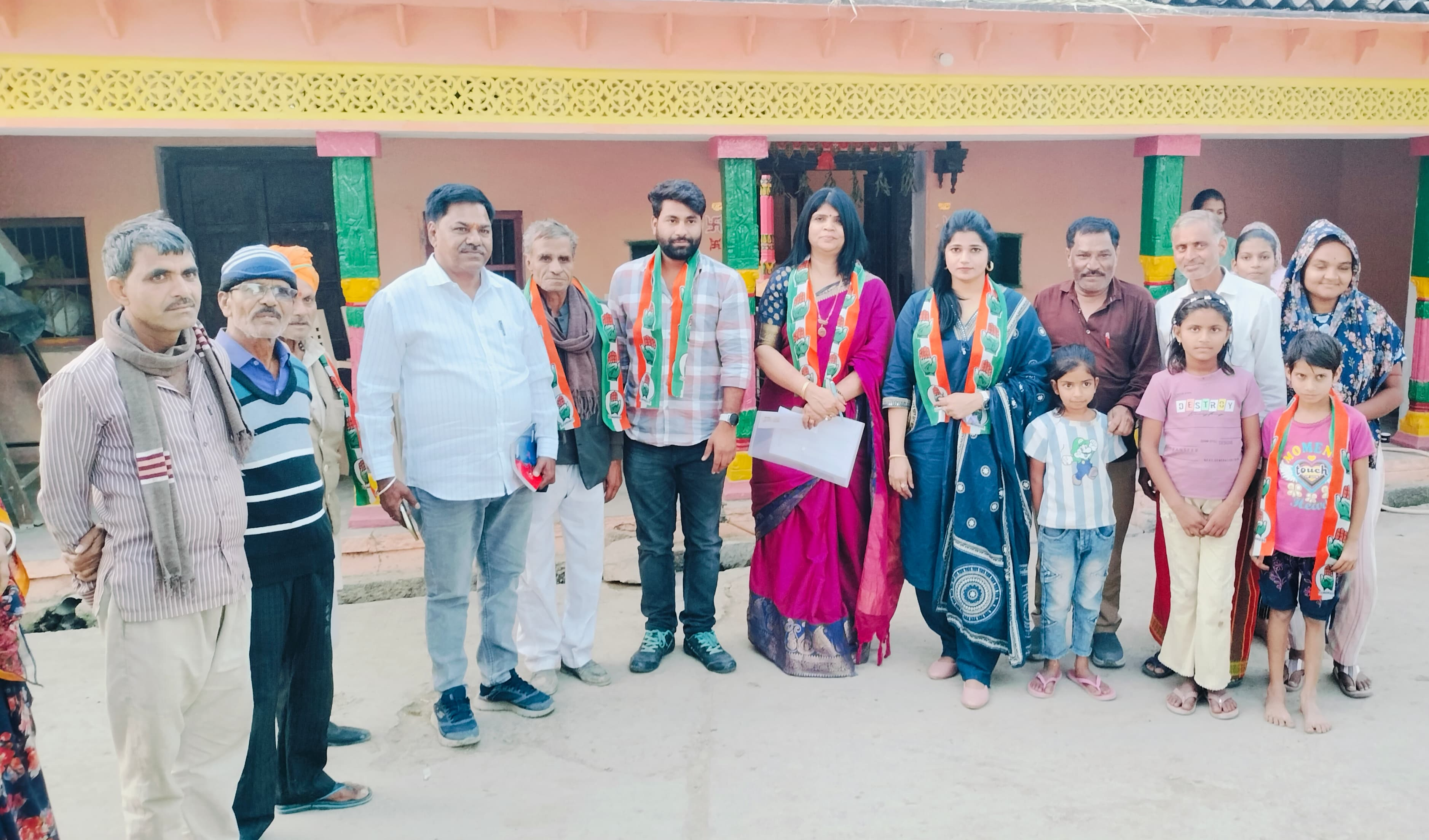 थामली पंचायत में घर घर जाकर किया जन संपर्क