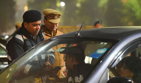 Delhi Sees 32% Drop in Holi Traffic Challans, Over 1,200 Booked for Drunken Driving