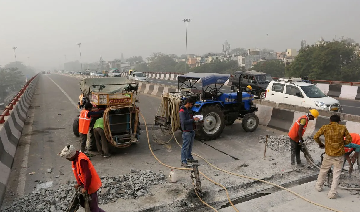 Delhi PWD to Conduct Structural Safety Audit of 44 Major Flyovers Across the Capital