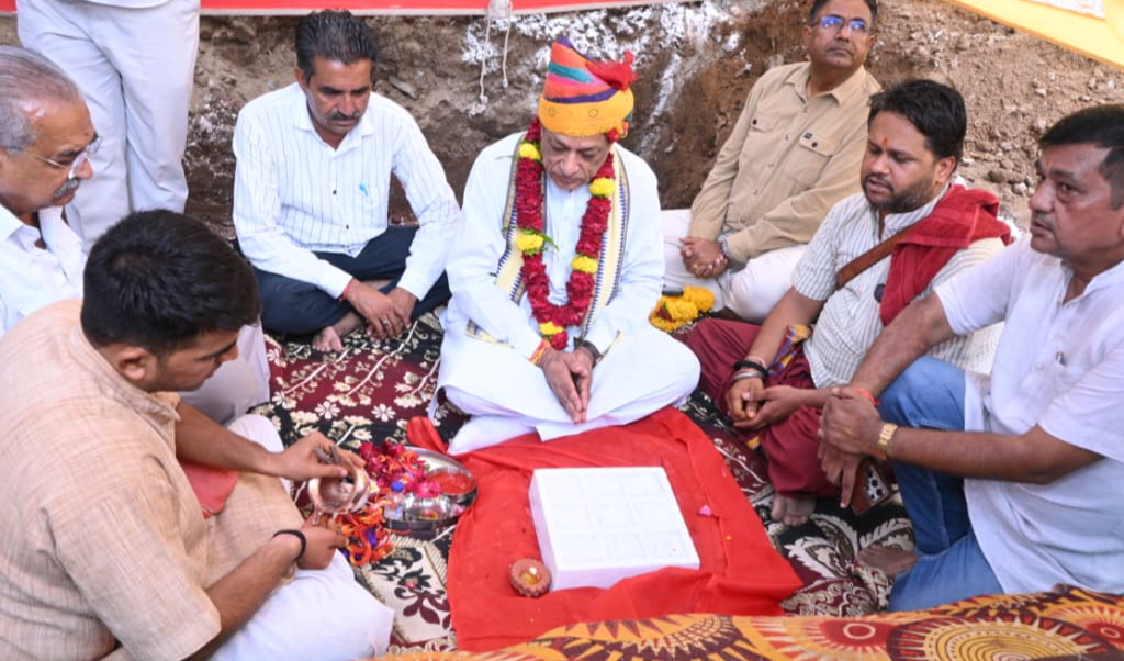 180 लाख की लागत से बनने वाले भव्य प्रवेश द्वार का शिलान्यास