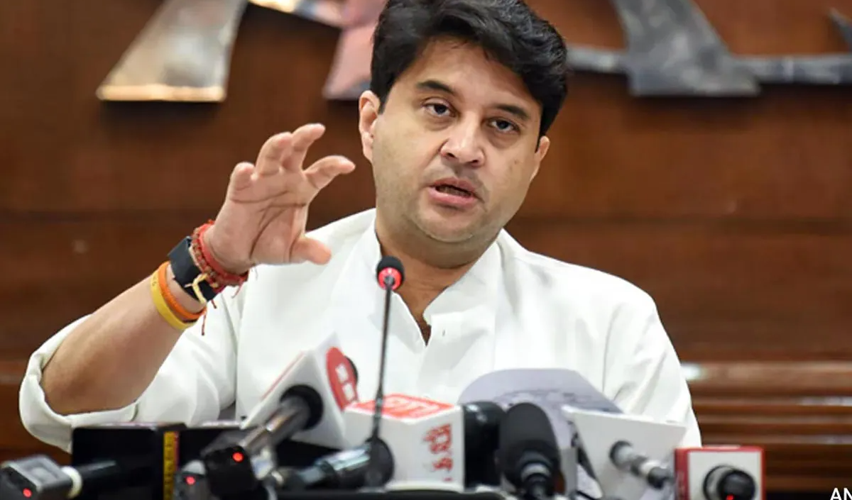 संचार साथी ऐप को लेकर घमासान: ज्योतिरादित्य सिंधिया बोले—“चाहें तो डिलीट कर दें, यह पूरी तरह वैकल्पिक