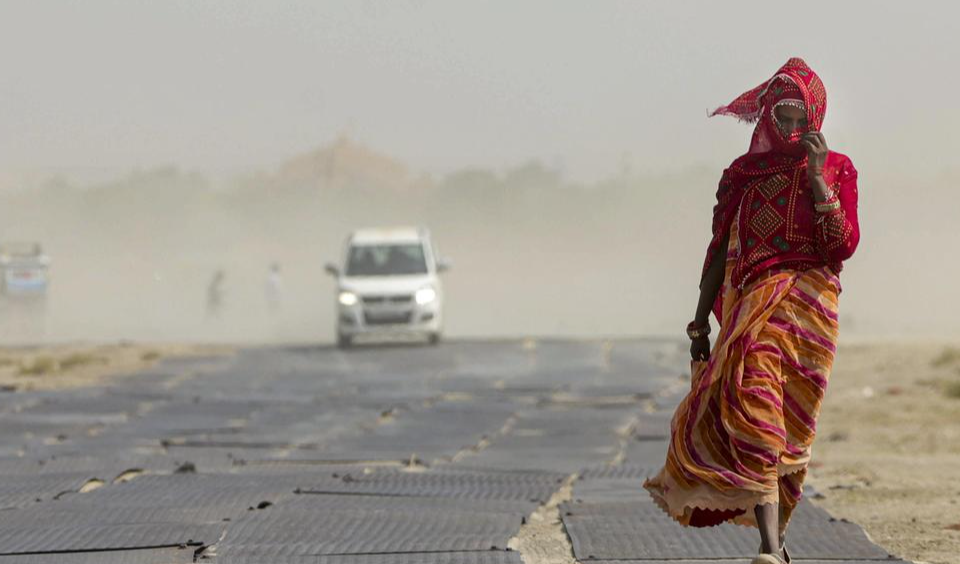 Uttar Pradesh District Takes Unique Step Amid Severe Heatwave, Traffic Signals Switched to ‘Free Flow’ Mode