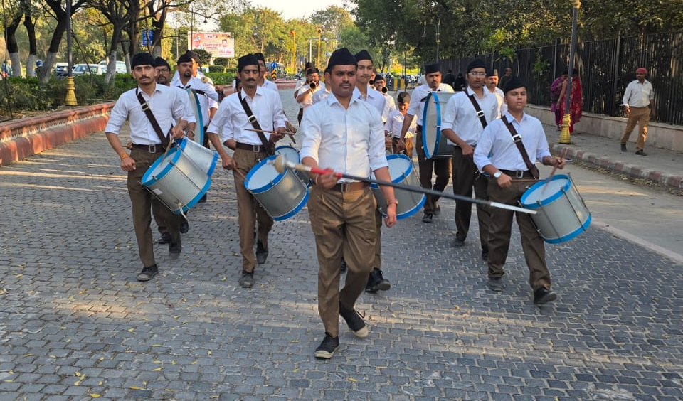 महाशिवरात्रि पर अखिल भारतीय घोष दिवस: पत्रिका गेट पर गूंजा राष्ट्रभक्ति का घोष