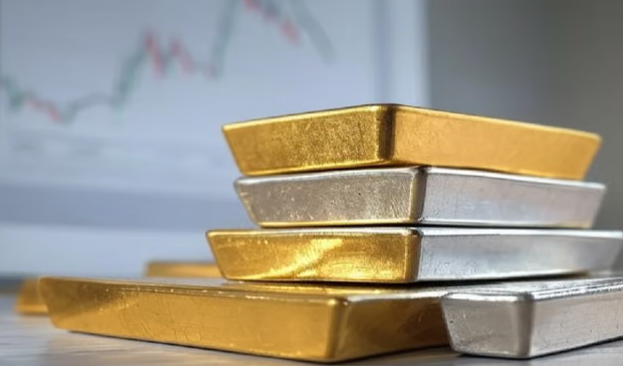 चांदी के दाम ₹4 लाख प्रति किलोग्राम पार, सोना भी रिकॉर्ड ऊँचाई पर