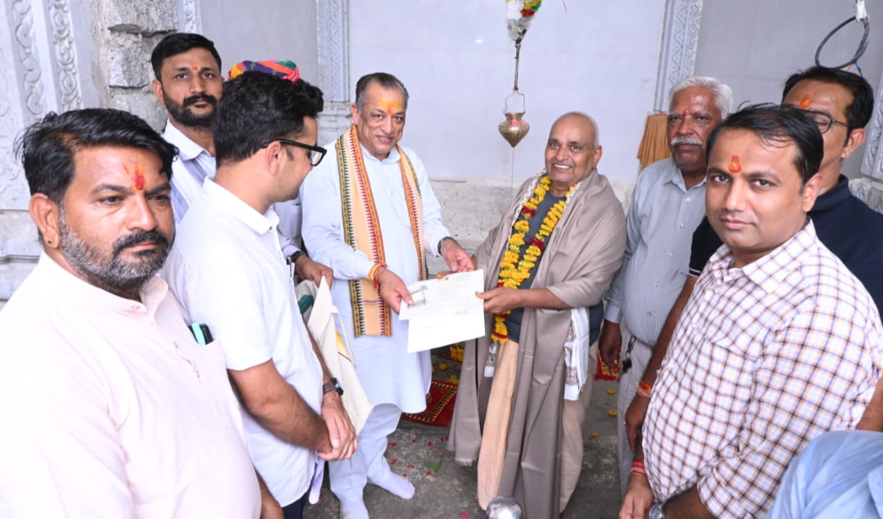 देवस्थान मंत्री जोराराम कुमावत ने पाली में किया संतों का सम्मान, गुरुओं का सम्मान