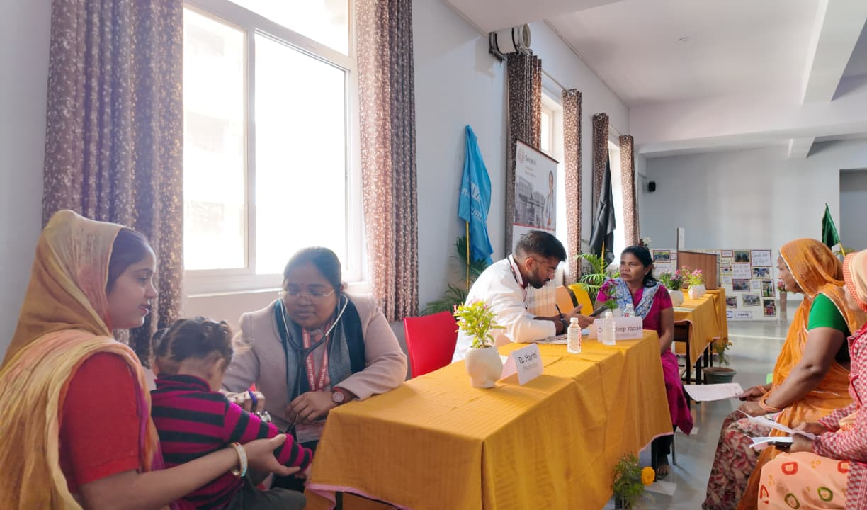 अक्षेंद्र वेलफेयर सोसायटी द्वारा वृहद हेल्थ चेक-अप एवं कंसल्टेशन कैंप का आयोजन