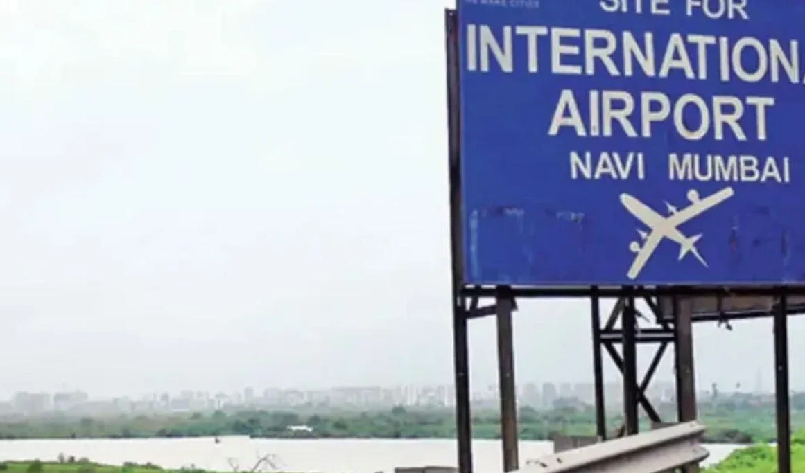नवी मुंबई एयरपोर्ट पर पहली उड़ान उतरी, डी.बी. पाटिल के नामकरण की मांग फिर तेज