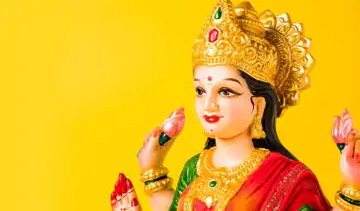 दीपावली 20 अक्टूबर को: इस रात जलाएं एक दीपक अलक्ष्मी के लिए भी, दूर रहें दरिद्रता और दुर्भाग्य से समुद्र मंथन से पहले प्रकट हुईं अलक्ष्मी, देवी लक्ष्मी के साथ होती है इनकी भी आराधना का महत्व