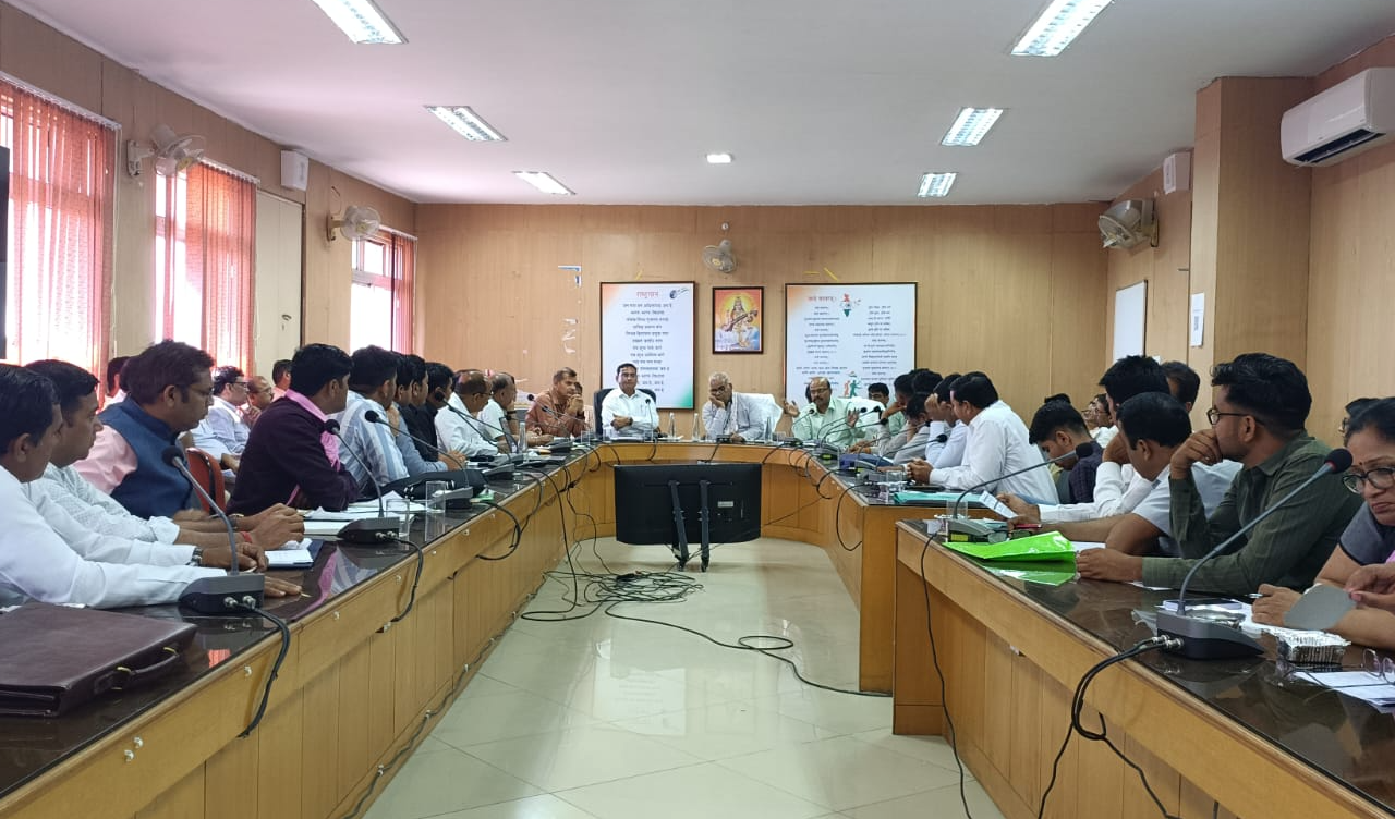नवीन सत्र से पूर्व शिक्षामंत्री ने किया शिक्षक संघ प्रतिनिधियों से संवाद