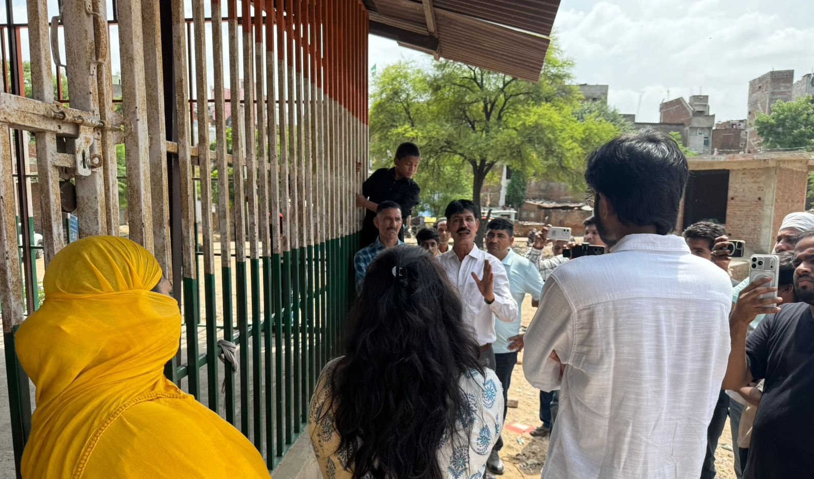शास्त्री नगर भट्टा बस्ती में CJP टीम ने किया राजकीय प्राथमिक विद्यालयों का निरीक्षण, प्रशासन को 7 दिन का अल्टीमेटम