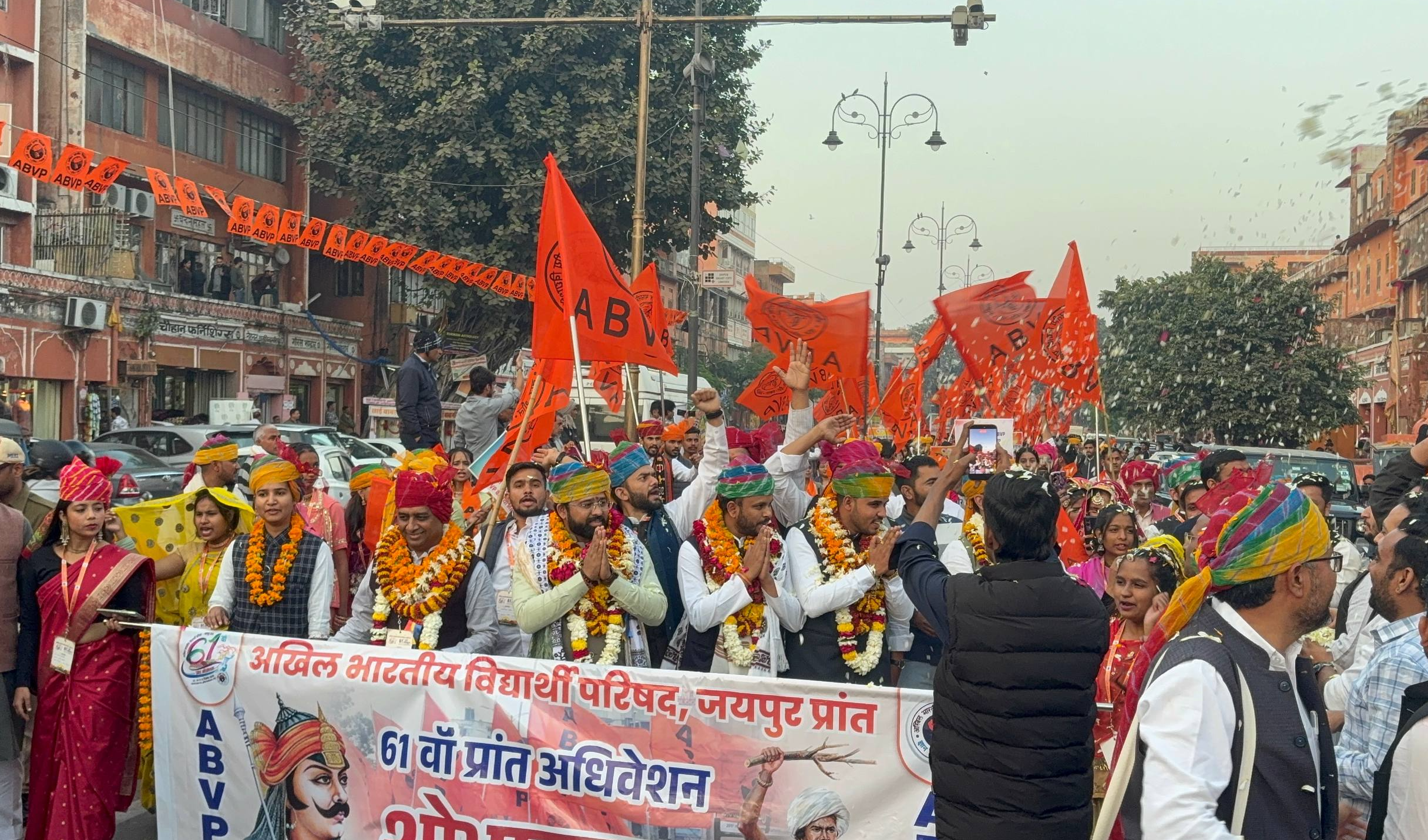 एबीवीपी की शोभा यात्रा में उमड़ा युवाओं का सैलाब