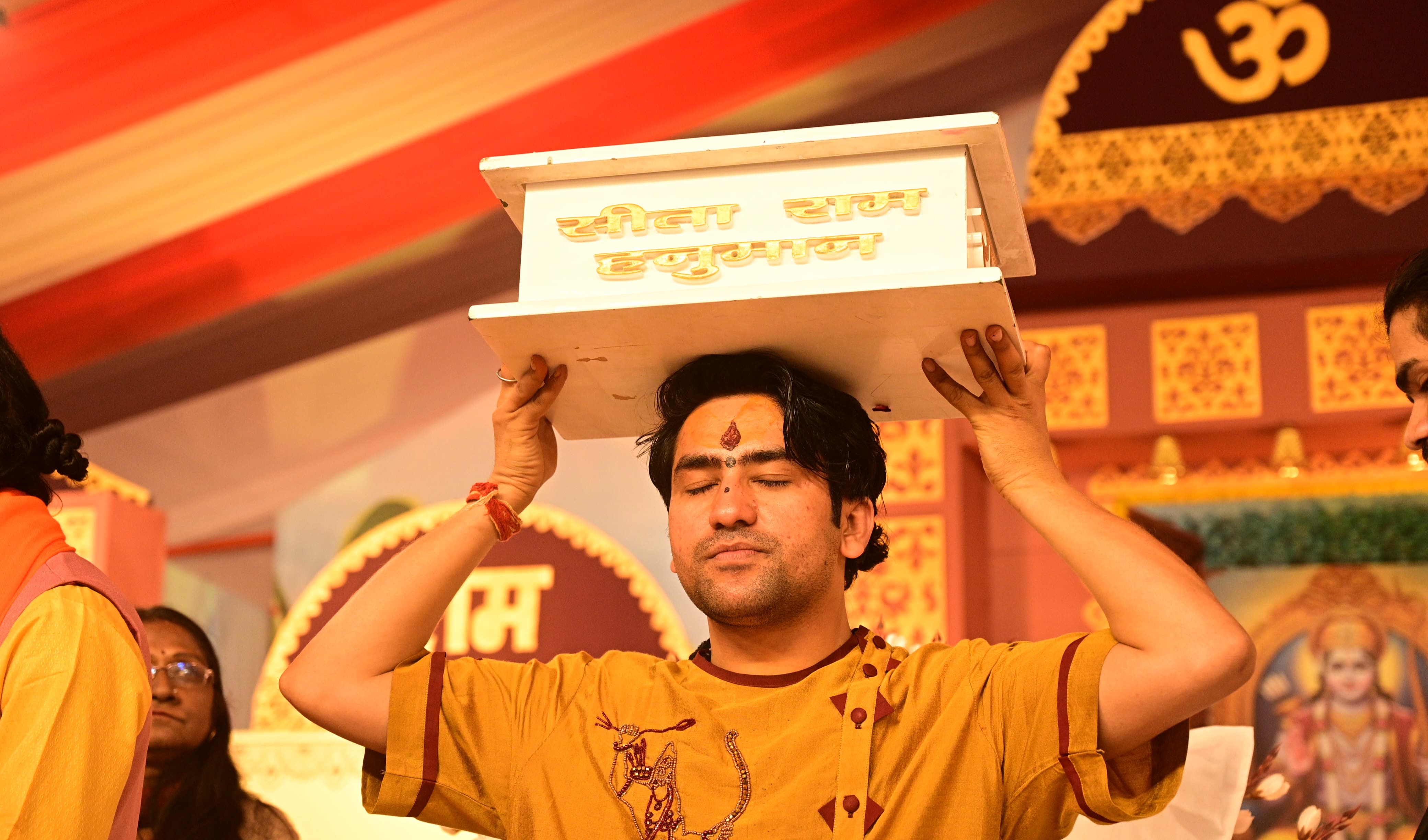 योग गुरु बाबा रामदेव और आचार्य धीरेंद्र शास्त्री पहली बार आए एक मंच पर