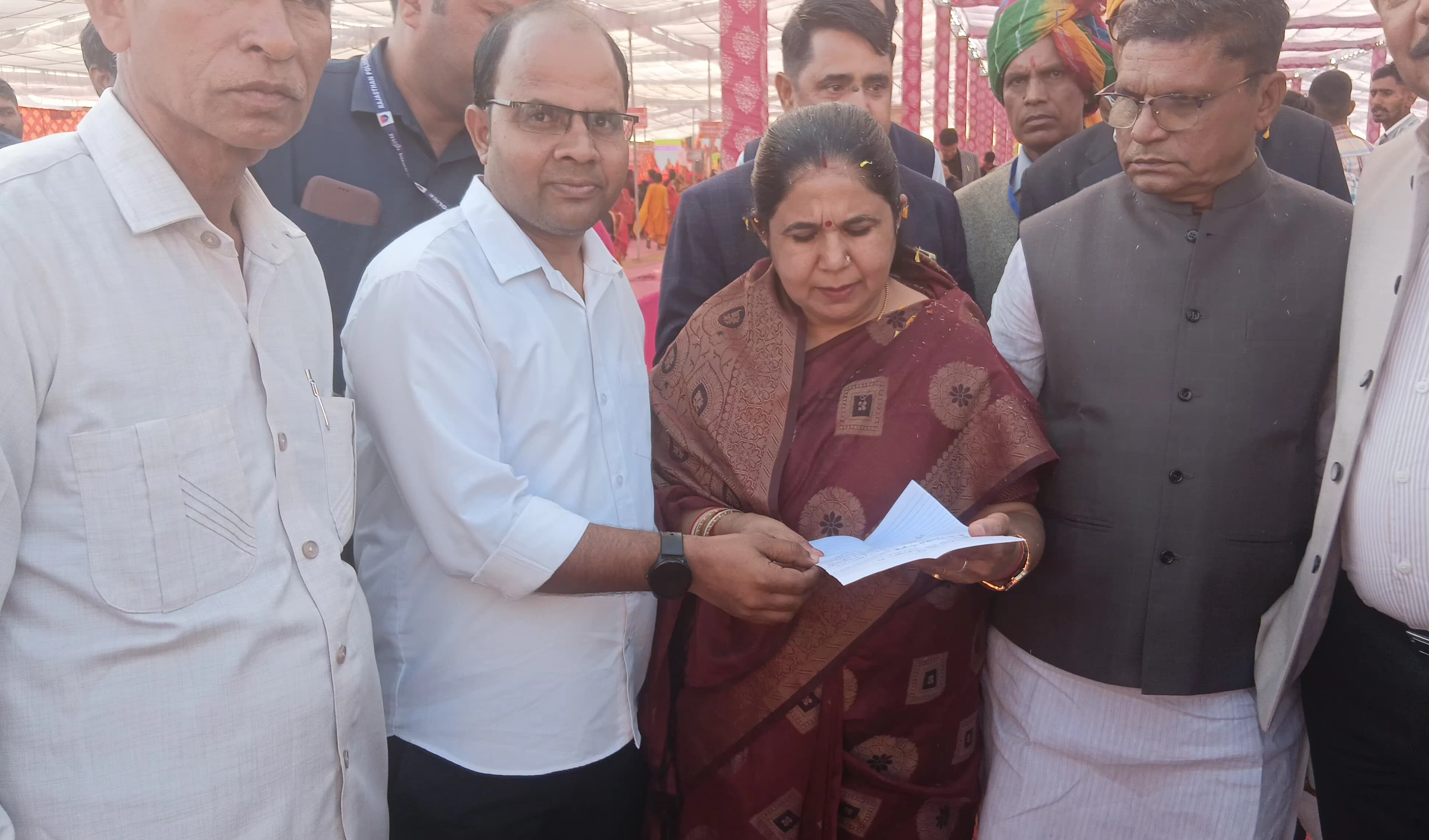 आगंनबाडी कार्मिकों को प्रोत्साहन राशि की मांग,महिला एवं बाल विकास मंत्री को सौंपा ज्ञापन