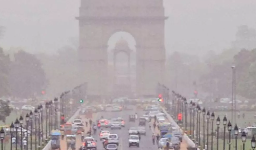 दिल्ली में पुराने वाहनों पर सुप्रीम कोर्ट की सख्ती, सिर्फ BS-4 और उससे ऊपर को राहत