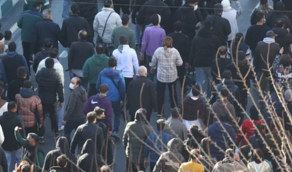 Protests Spread Across Iran Amid Economic Unrest and Rising Tensions