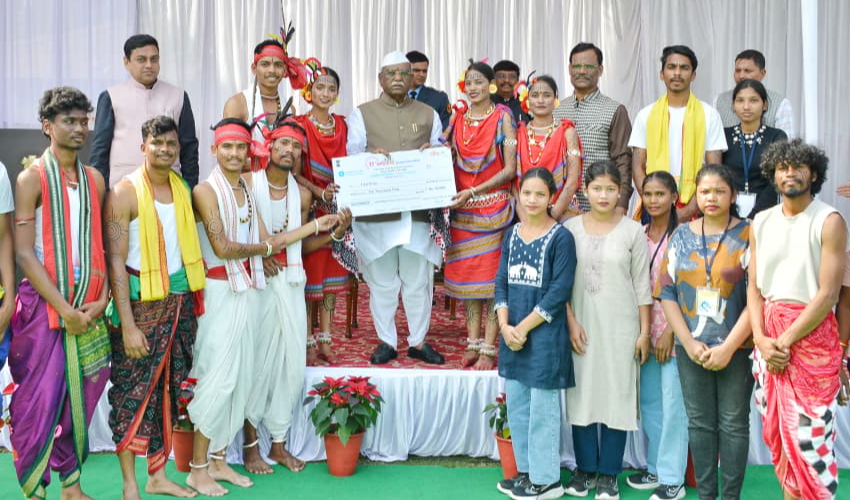 लोकभवन में "आदिवासी युवा आदान प्रदान कार्यक्रम"