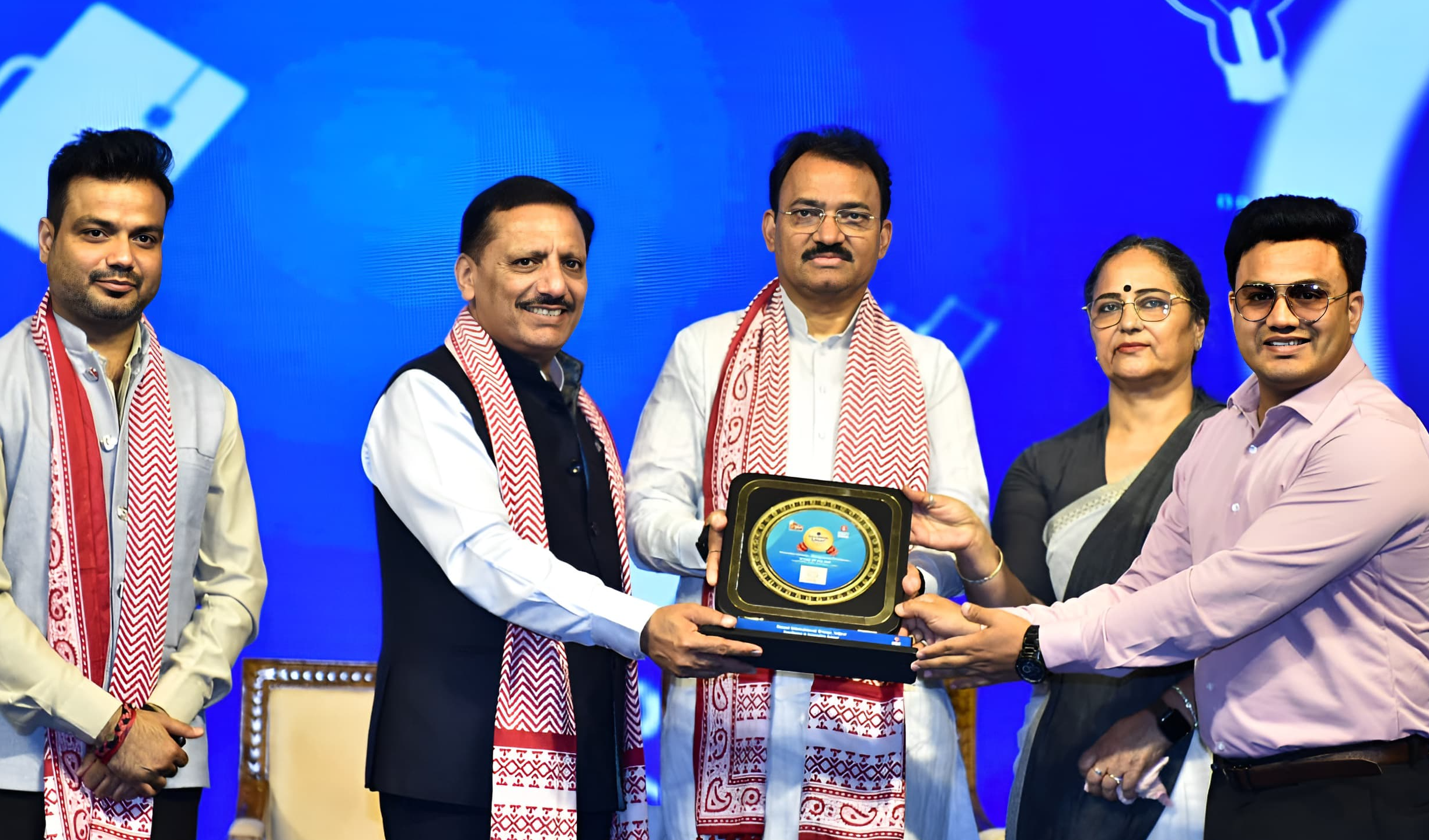 रावत एजुकेशनल ग्रुप के निदेशक नरेंद्र सिंह रावत 'बेस्ट इनोवेटिव स्कूल अवार्ड 2026' से सम्मानित