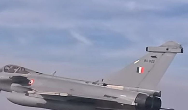 Rafale Fighter Seen in Republic Day Flypast, Casting Doubt on Earlier Claims About Aircraft Loss