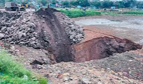 कतरास में भू-धंसान और अवैध खनन के खिलाफ प्रदर्शन, 5 लाख लोगों पर खतरे का दावा