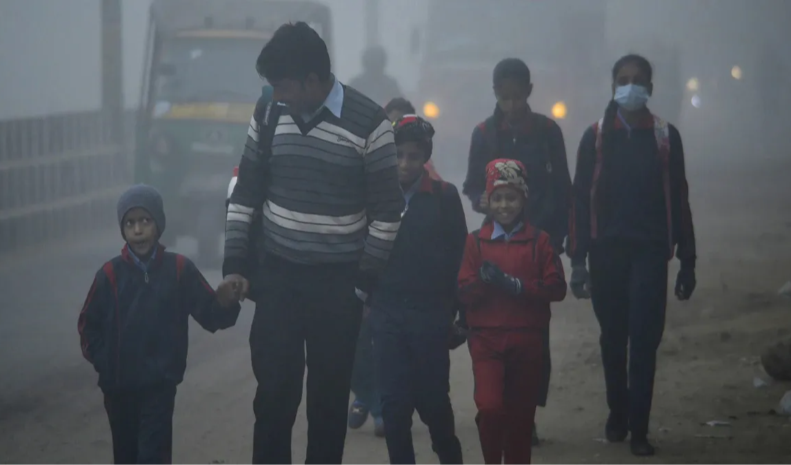 कड़ाके की ठंड के चलते यूपी में 1 जनवरी तक सभी स्कूल बंद