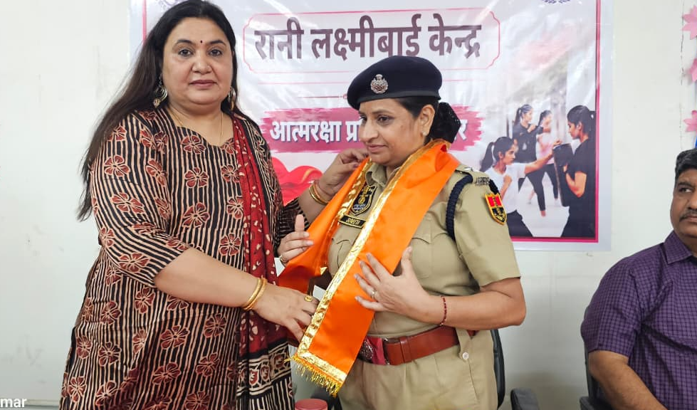 राजकीय महाविद्यालय जयपुर में आत्म रक्षा प्रशिक्षण शिविर का उद्घाटन: छात्राओं को सिखाये गए आत्म रक्षा के गुर