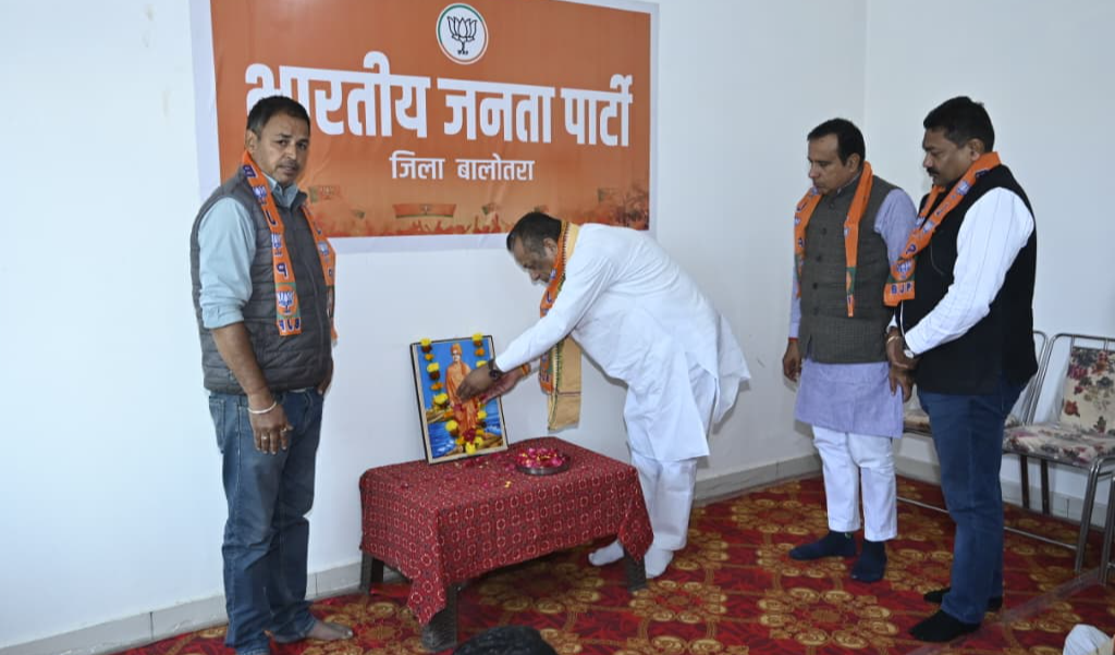 प्रभारी मंत्री ने किया निर्माणाधीन स्टेडियम का निरीक्षण, अधिकारियों को दिए निर्देश