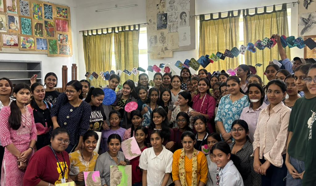 टेक्सचर के माध्यम से कला सृजन पर कार्यशाला आयोजित