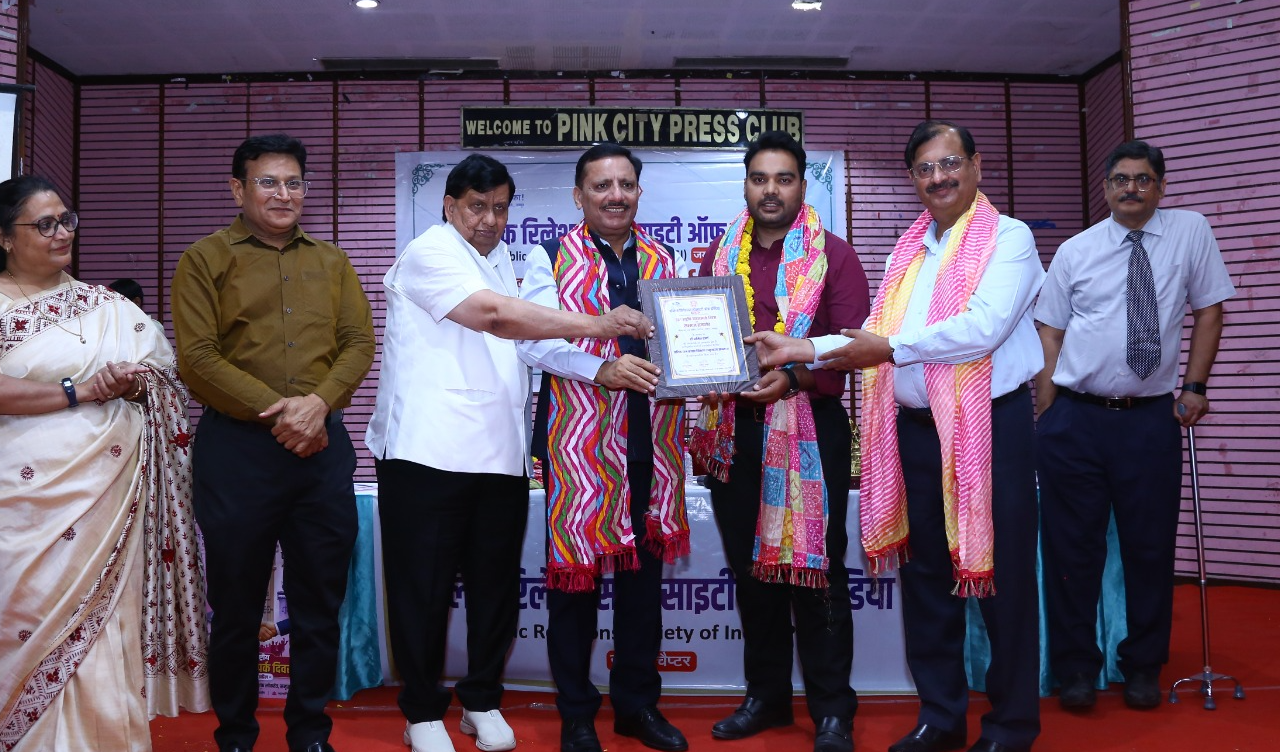 डॉ. अमित वर्मा को ‘वरिष्ठ जन संचार शिक्षण उत्कृष्टता सम्मान’ से सम्मानित