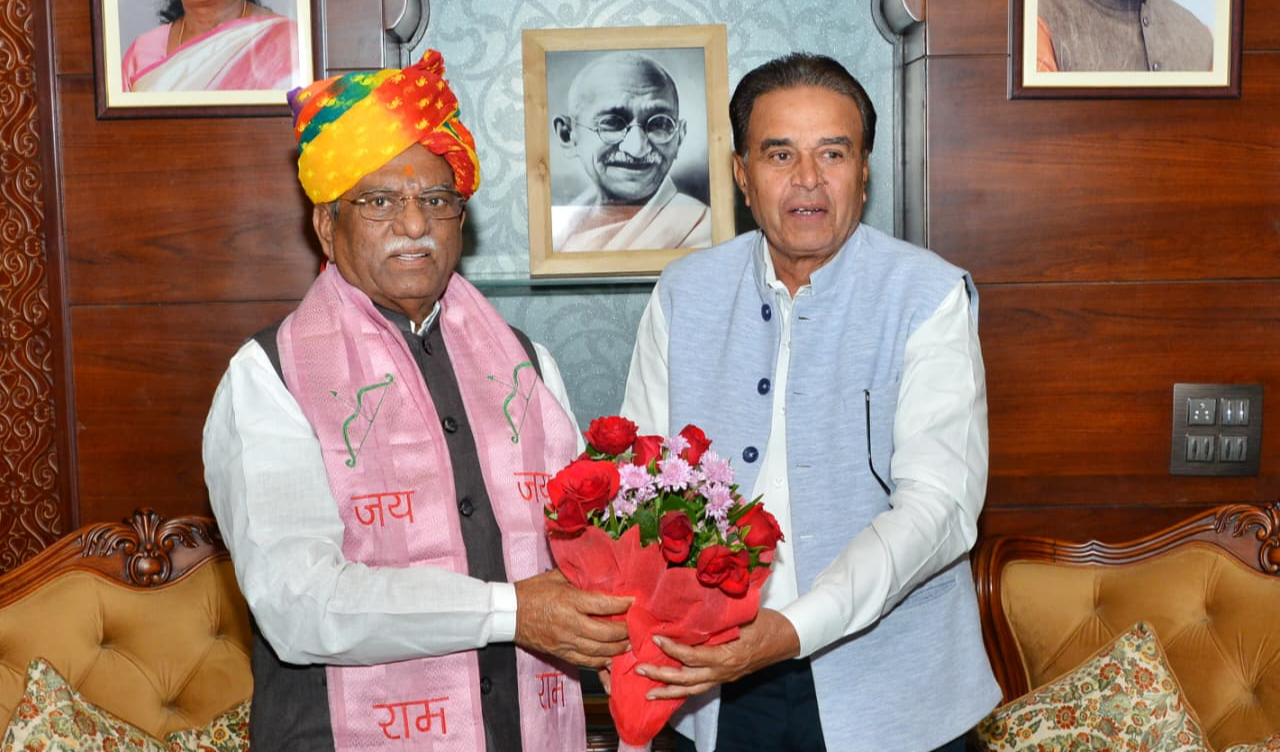 राज्यपाल से संसदीय कार्य मंत्री जोगाराम पटेल की शिष्टाचार भेंट, राज्य के विधायी एवं न्यायिक विषयों पर हुई सौहार्दपूर्ण चर्चा