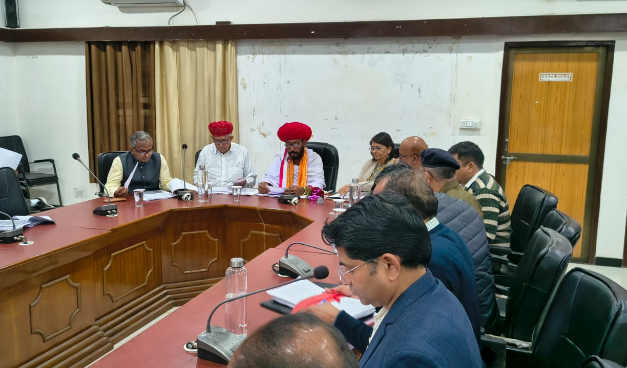 पट्टों के संबंध में लिप्त दोषियों पर सख्त कार्यवाही के दिए निर्देश