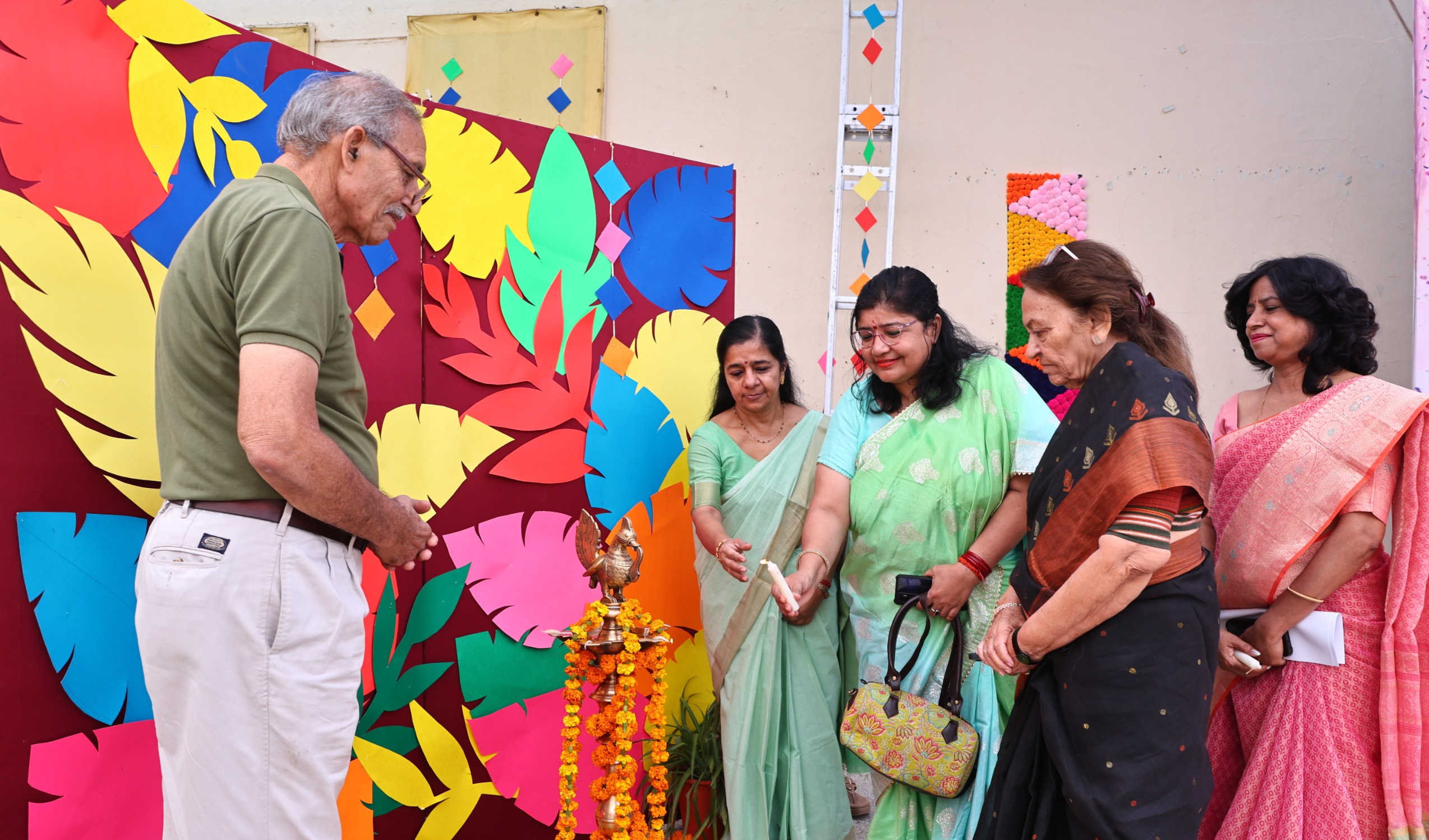 कस्तूरी के पहले दिन कला में ज्ञान और ज्ञान में कला का संगम